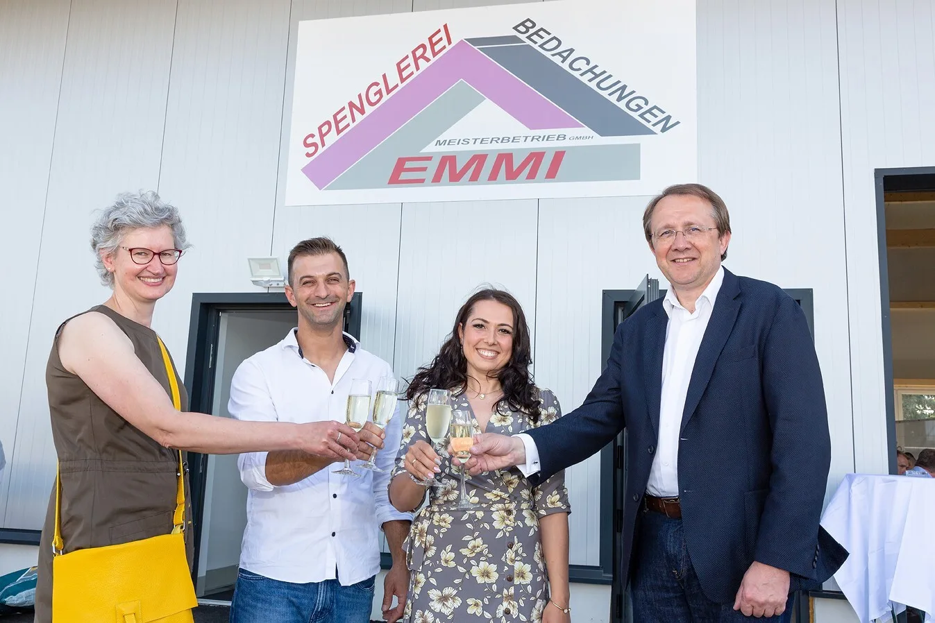 Mirsad und Senada Salkanovic gemeinsam mit dem Bürgermeister von St. Pölten